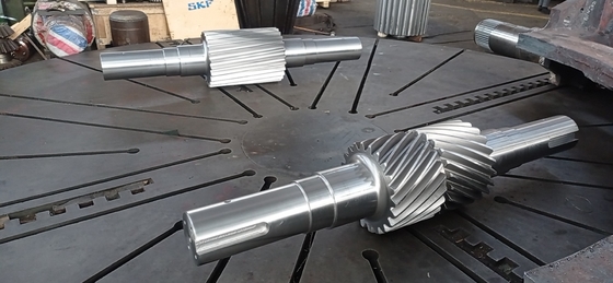 कस्टम ट्रांसमिशन स्पेयर पार्ट्स हेलिकल गियर शाफ्ट SAE 4340 स्टील
