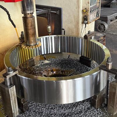 संवर्धित शक्ति संचरण के लिए कॉम्पैक्ट आंतरिक मेशिंग संरचना वाला आंतरिक स्पर गियर