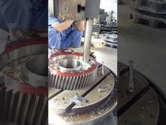 हाई स्पीड सिंगल हेलिकल गियर ट्रेन ट्रांसमिशन 17CrNiMo6 स्टील पिनियन Ra0.8